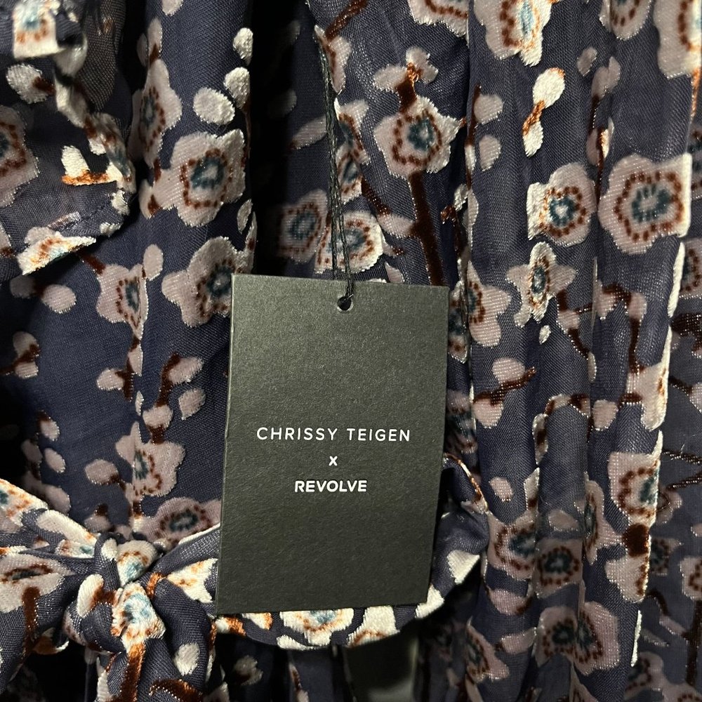 NEW Revolve x Chrissy Teigen Katsuya Velvet Wrap Floral Dress Size Large - Picture 5 of 6